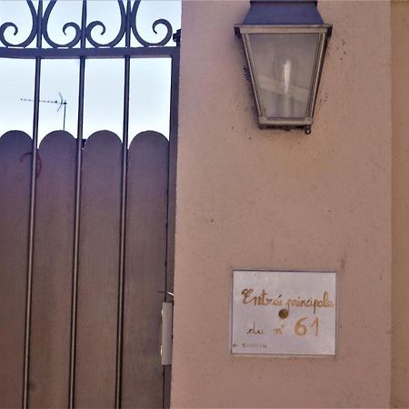 La Gallina Bianca Feucherolles المظهر الخارجي الصورة
